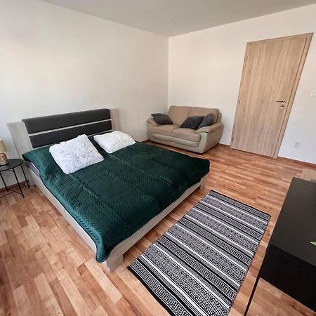 Apartman Centrum Sturka Martin Exteriör bild