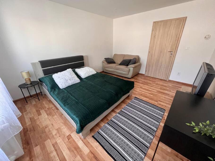 Apartman Centrum Sturka Martin Exteriör bild